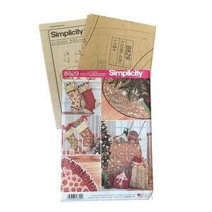 Simplicity 8829 Christmas Stocking Tree Skirt Gift Bag Sewing Pattern UNCUT